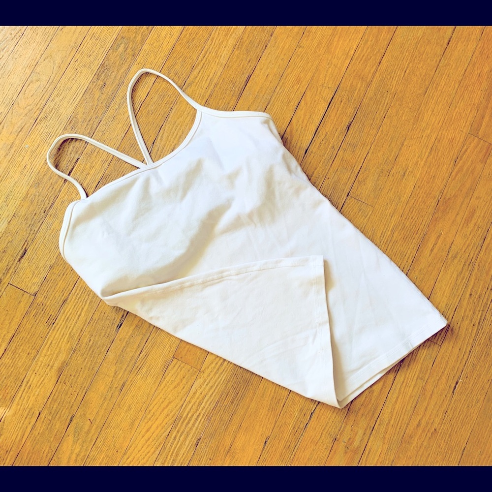 Lululemon White Criss Cross Back Yoga Top🌸 new unworn. Only stored.